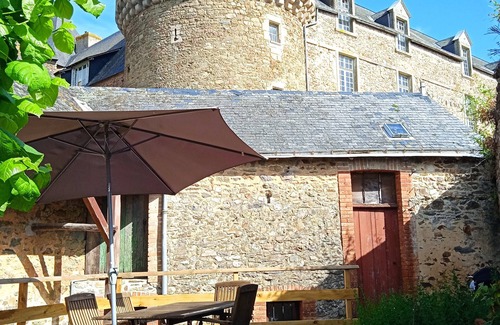 Sille-le-Guillaume Casa | Charming 2 bed historic house