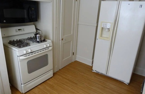 Grosse Pointe Casa | Charming 2-bedroom house with AC and WiFi in awesome Grosse Pointe Park