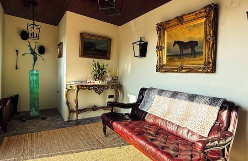 Annagry Casa | Charming 2-bedroom Garden Cottage & Carriage House