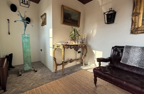 Annagry Casa | Charming 2-bedroom Garden Cottage & Carriage House