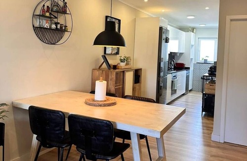 Mafamude Apartamento | Charming 2-bedroom apartment with WiFi, AC in peaceful Vila Nova de Gaia