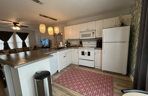 Fort Walton Beach Condominio | Charming 2-bedroom condo in brilliant Fort Walton Beach with AC
