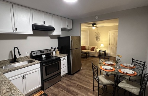 Greenville Casa | Charming 2 bed 1 bath home just a 1/2 mile from Hospital