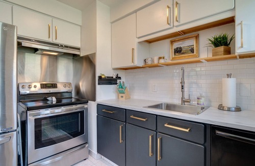Mount Scott-Arleta Casa | Charming 2 Bed, 1 Bath SE Home, Fenced Yard