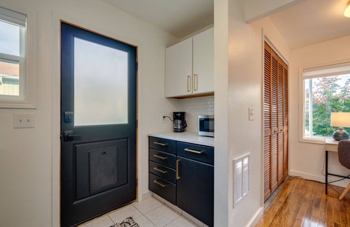 Mount Scott-Arleta Casa | Charming 2 Bed, 1 Bath SE Home, Fenced Yard