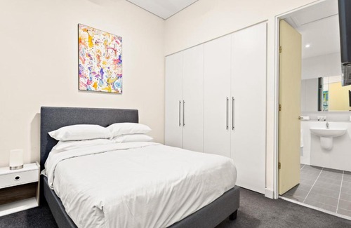 Stanmore Apartamento | Charming 2-Bed Apartment With a Balcony