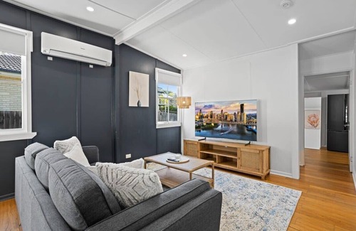 Mitchelton Casa | Charming 2-Bed Cottage Near Local Shops