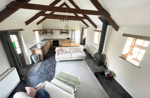 Whitland Cabaña | Charming 2 bed cottage in rural Wales, perfect for all the family.