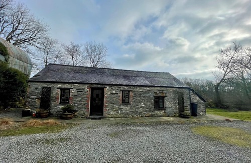 Whitland Cabaña | Charming 2 bed cottage in rural Wales, perfect for all the family.