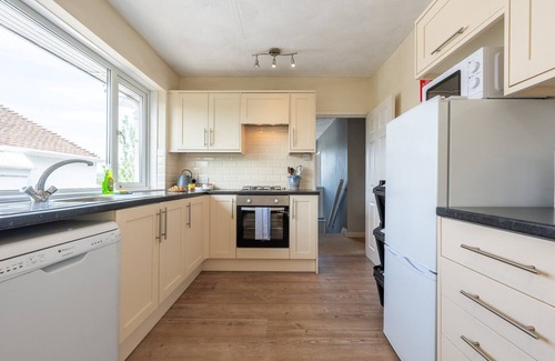 Radyr and Morganstown Casa | Charming 2-Bed Detached Home in Radyr