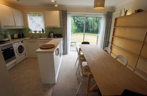 East Finchley Casa | Charming 2-Bed House near Hampstead Heath + Garden