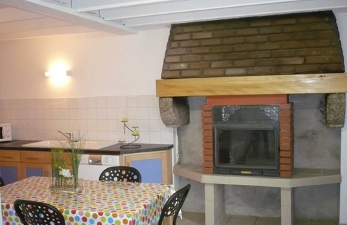 La Chambonie Cabaña | Acogedor Gîte con Chimenea, Jardín y Actividades en La Chambonie