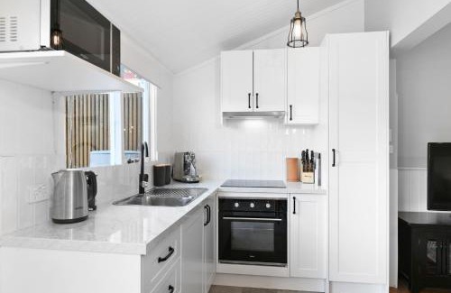 North Hobart Casa | Charming 2-Bed House in North Hobart