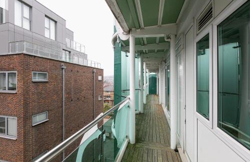 Oakleigh Apartamento | Charming 2 bed house in New Barnet with Balcony & Parking
