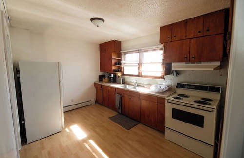 Bismarck Casa | Charming 2-bed house in Bismarck, centrally located for your convenience.