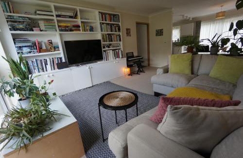 East Finchley Casa | Charming 2-Bed House near Hampstead Heath Garden