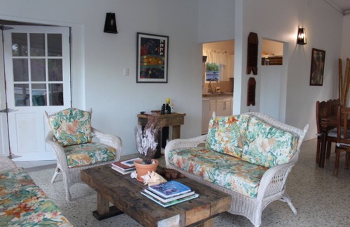 Bethel Casa | Charming 2-bed with stunning ocean views, breathtaking sunsets & modern interior