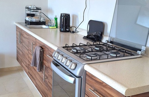 San Luis Potosi Casa | Depa de 2 Hab con Vista al Barrio de Tequis - Totalmente Nuevo y Equipado