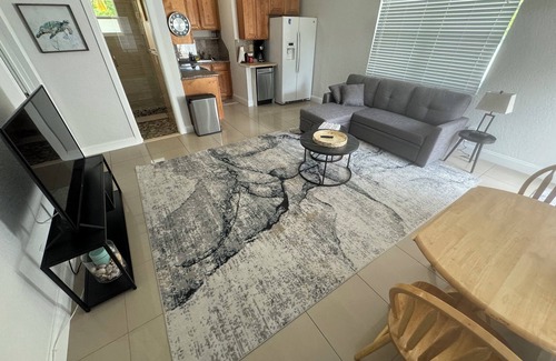 Poinsettia Heights Cabaña | Charming 2-bedroom guest house in delightful Fort Lauderdale with WiFi, AC