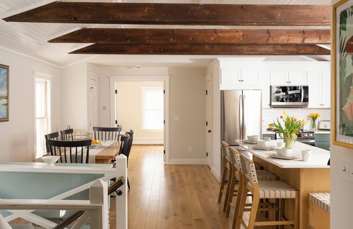 North Kingstown Condominio | Charming 2-bedroom escape in the center of historic Wickford Village