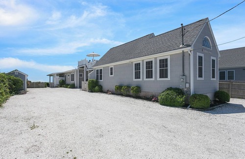 Matunuck Cabaña | Charming 2-bedroom cottage in South Kingstown with WiFi, AC
