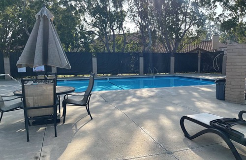 Port Hueneme Cabaña | Charming 2-bedrm. cottage 5 min from the beach! Mid-term Rental-30 day min.