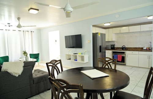 Orange Bay Casa | Charming 2-bedroom beach house with WiFi, AC in beautiful Negril