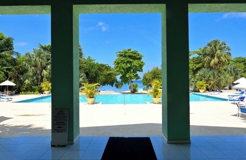 Orange Bay Casa | Charming 2-bedroom beach house with WiFi, AC in beautiful Negril