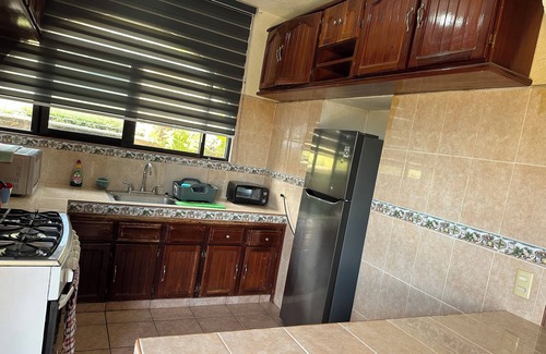 Tequesquitengo Casa | Charming 2-bedroom cottage with WiFi, AC in tranquil Tequesquitengo