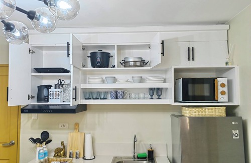 Dumaguete Apartamento | Charming 2-bedroom apartment in delightful Dumaguete City with AC