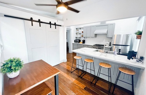 Central City Casa | Charming 2 Bedroom House & Rear Apt 1/1 with CC Bay View!