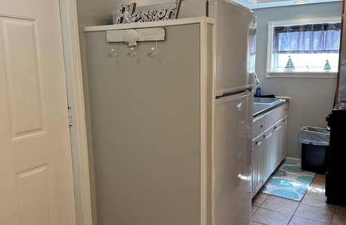 Cape May - Wildwood Cabaña | Charming 2-bedroom beach cottage with AC and WiFi in North Wildwood