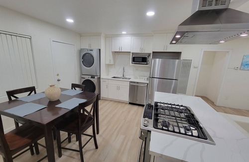 San Bernardino Casa | Charming 2-bedroom house with AC, WiFi in a great San Bernardino neighborhood
