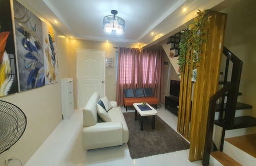 Batangas City Casa | Charming 2-bedroom townhome in Batangas City with AC, WiFi