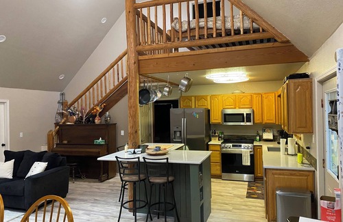 Crescent City Condominio | Charming 2-bedroom condo in wonderful Crescent City with WiFi