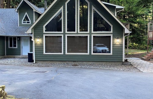 Crescent City Condominio | Charming 2-bedroom condo in wonderful Crescent City with WiFi