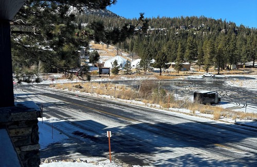 Mammoth Lakes Condominio | Charming 2-bedroom condo in delightful Mammoth Lakes with fitness room, WiFi