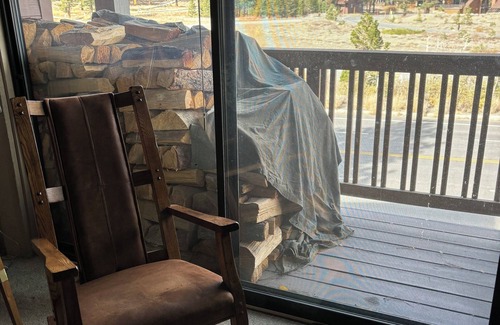 Mammoth Lakes Condominio | Charming 2-bedroom condo in delightful Mammoth Lakes with fitness room, WiFi