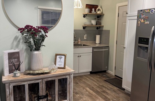 Michigan City Casa | Charming 2-bedroom house with WiFi, AC in lovely Michigan City
