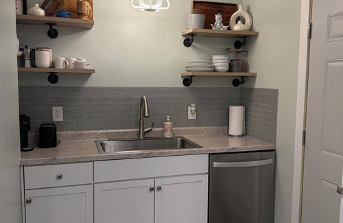 Michigan City Casa | Charming 2-bedroom house with WiFi, AC in lovely Michigan City