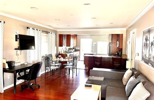South Redondo Casa | Charming 2-bedroom house with WiFi in wonderful Redondo Beach.17 houses away 🏝️