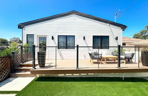 South Redondo Casa | Charming 2-bedroom house in Redondo Beach with AC