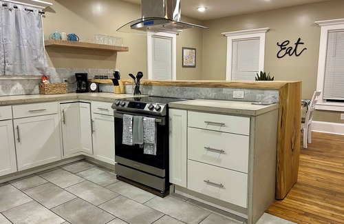 Parish Casa | Charming 2-bedroom 1.5-bath Townhome Near I81. Snowmobile & Angler Dream!