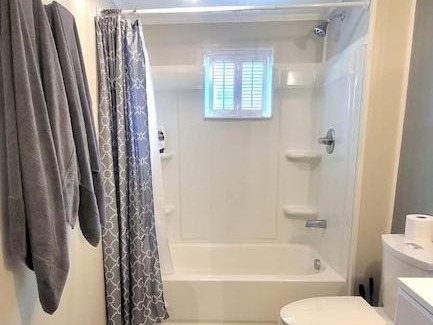 Mount Airy Casa | Charming 2 Bedroom 1 Bath Farm Style House