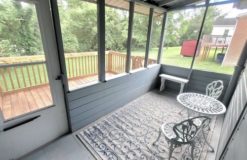 Mount Airy Casa | Charming 2 Bedroom 1 Bath Farm Style House