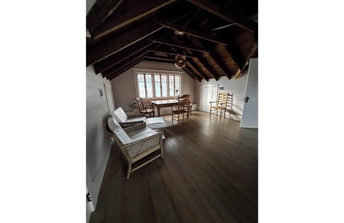 Eastside Casa | Charming bungalow near historic district in Savannah with all the amenities