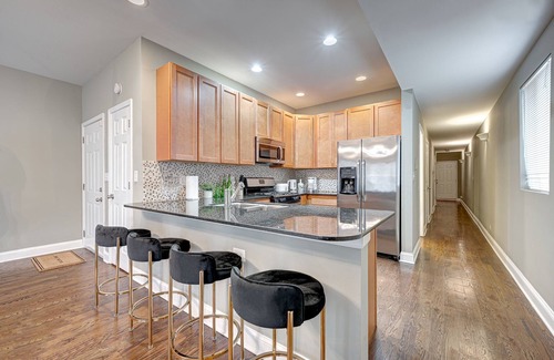 Tri-Taylor Apartamento | Charming 2-bedroom 2-bathroom apartment near Downtown Chicago