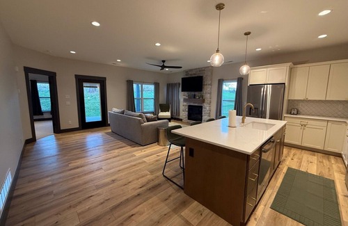 Ely Casa | Charming 2-bedroom 2 bath townhome with WiFi, AC in peaceful Ely