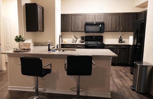 Sweetbriar Apartamento | Charming 2 bedroom, 2 bath apartment