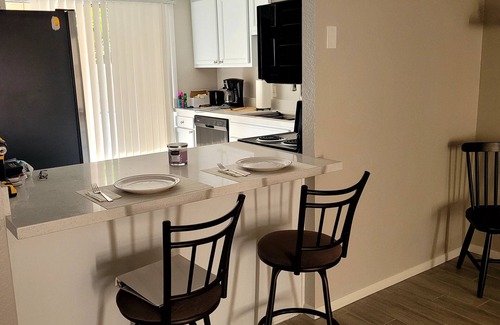 Fountain of the Sun Condominio | Charming 2-bedroom 2 bath condo in gated 55+ community